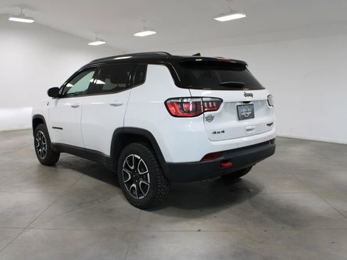 Used 2025 Jeep Compass Trailhawk image 7