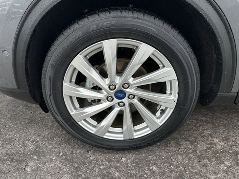 Used 2022 Ford Escape Titanium w/ Titanium Elite Package image 8