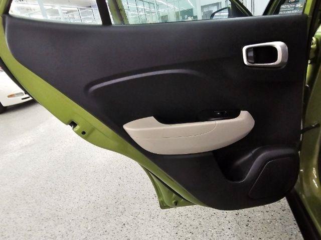 Used 2021 Hyundai Venue SEL FWD image 24