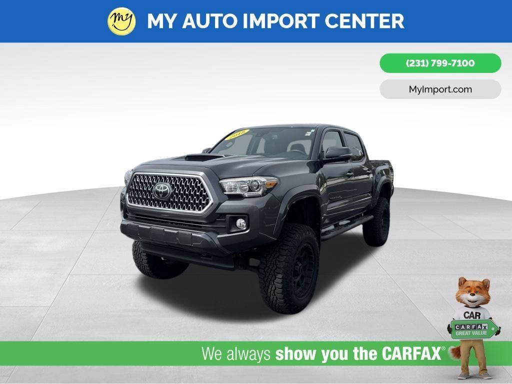 Used 2018 Toyota Tacoma TRD Sport AWD/4WD image 3