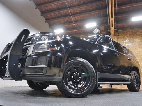 Used 2019 Chevrolet Tahoe 4WD w/ Remote Keyless Entry Package image 3