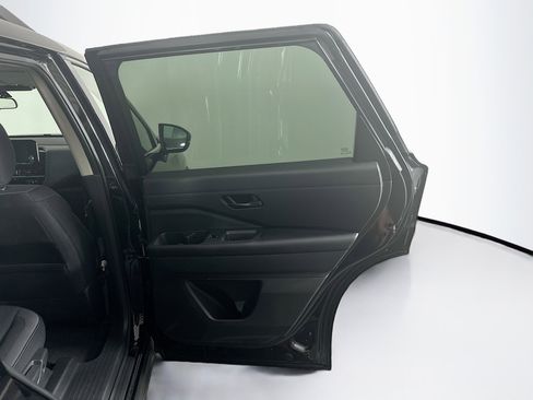Used 2024 Nissan Pathfinder SV AWD/4WD image 30