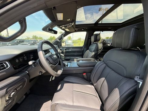 New 2026 Jeep Grand Wagoneer Summit AWD/4WD image 11