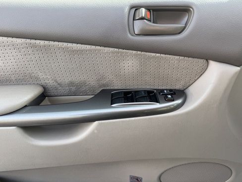 Used 2007 Toyota Sienna LE image 9