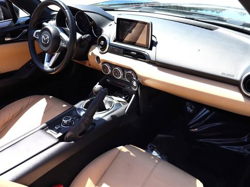 Used 2017 MAZDA MX-5 Miata RF Grand Touring RWD image 25