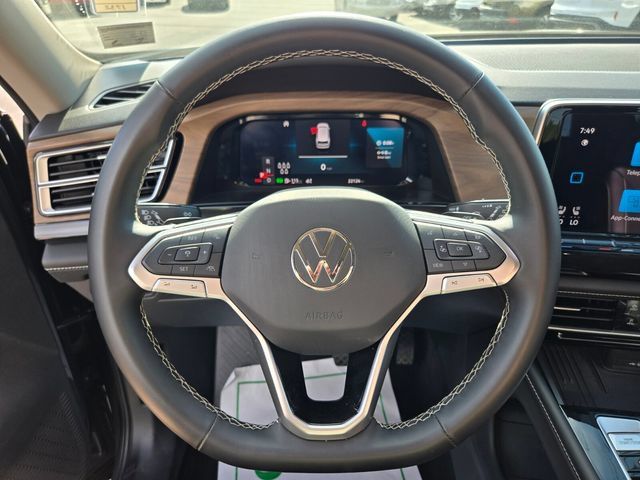 Used 2025 Volkswagen Atlas SE AWD/4WD image 31