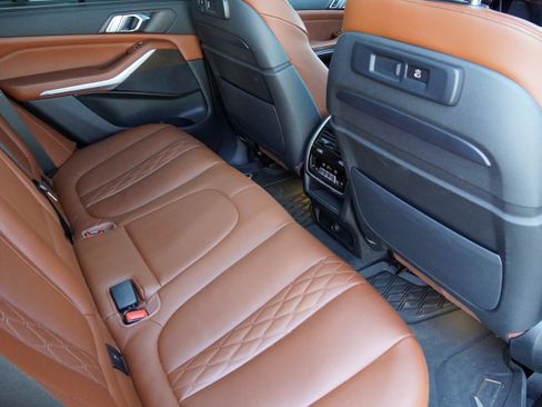 Used 2022 BMW X5 xDrive40i w/ Executive Package AWD/4WD image 28