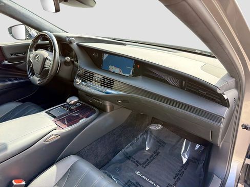 Used 2019 Lexus LS 500 AWD image 14