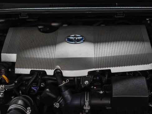 Used 2022 Toyota Prius Prime LE image 32