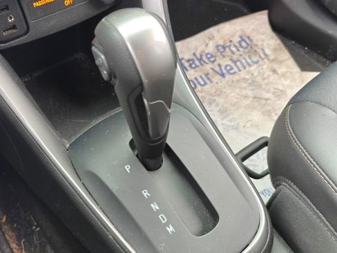 Used 2022 Chevrolet Trax LT w/ LT Convenience Package image 20