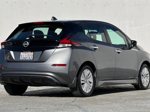 Used 2023 Nissan Leaf S image 4