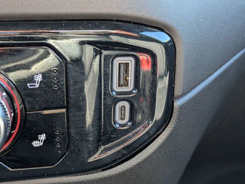 Used 2025 GMC Sierra 2500 SLE w/ SLE Value Package; image 24