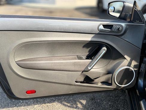 Used 2013 Volkswagen Beetle 2.5 image 10