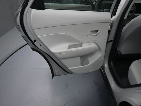 Used 2025 Hyundai Kona SEL AWD/4WD image 67