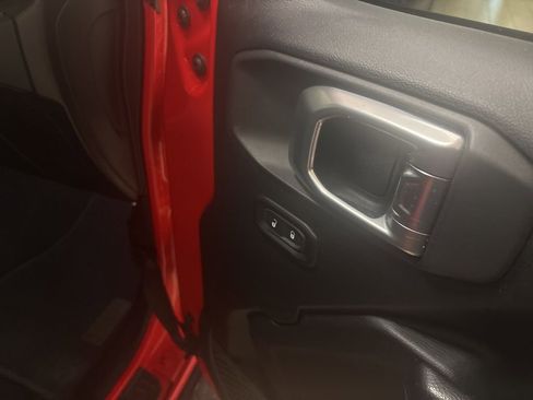 Used 2018 Jeep Wrangler Sport AWD/4WD image 24