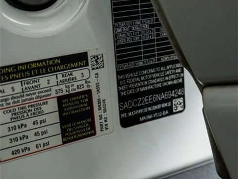 Used 2022 Jaguar F-PACE SVR image 65