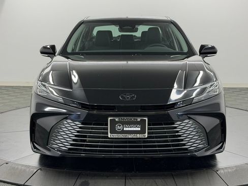 Used 2026 Toyota Camry XLE FWD image 5