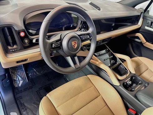 Used 2026 Porsche Cayenne AWD/4WD image 4