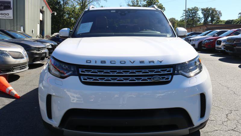 Used 2017 Land Rover Discovery HSE AWD/4WD image 2