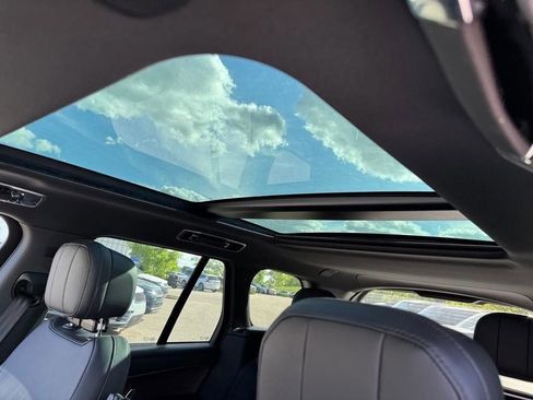 New 2025 Land Rover Range Rover SE image 4