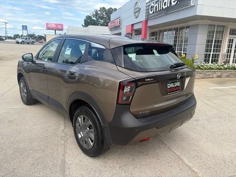 Used 2025 Nissan Kicks S FWD image 8