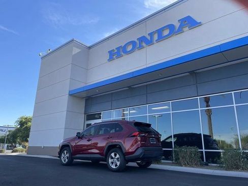 Used 2022 Toyota RAV4 XLE FWD image 17