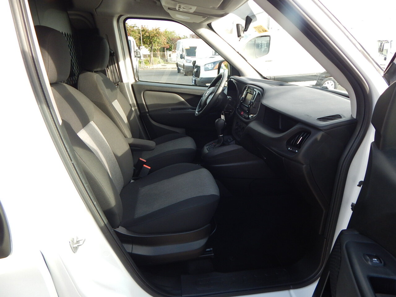 Used 2019 RAM ProMaster City Tradesman SLT FWD image 16