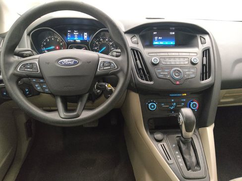 Used 2018 Ford Focus SE FWD image 22