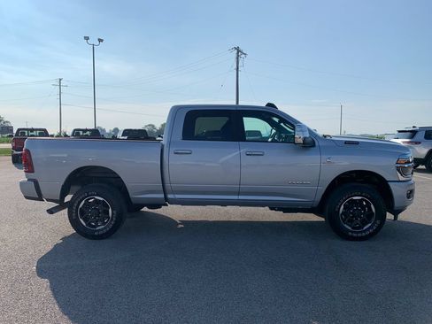 Used 2026 RAM 2500 Laramie AWD/4WD image 11