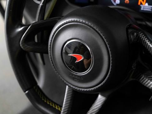 Used 2017 McLaren 570S RWD image 21
