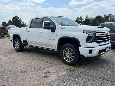 Used 2024 Chevrolet Silverado 2500 LTZ w/ LTZ Plus Package AWD/4WD image 3