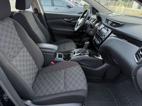 Certified 2022 Nissan Rogue Sport SV image 10