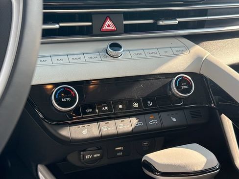 New 2026 Hyundai Elantra Limited FWD image 19