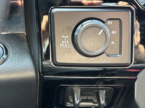 Used 2022 Ford F250 Lariat w/ Black Appearance Package image 38