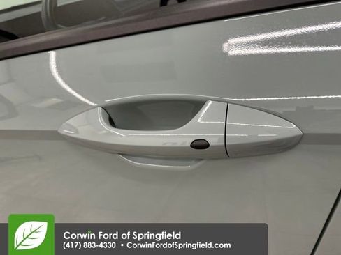 Used 2025 Hyundai Kona SEL image 18