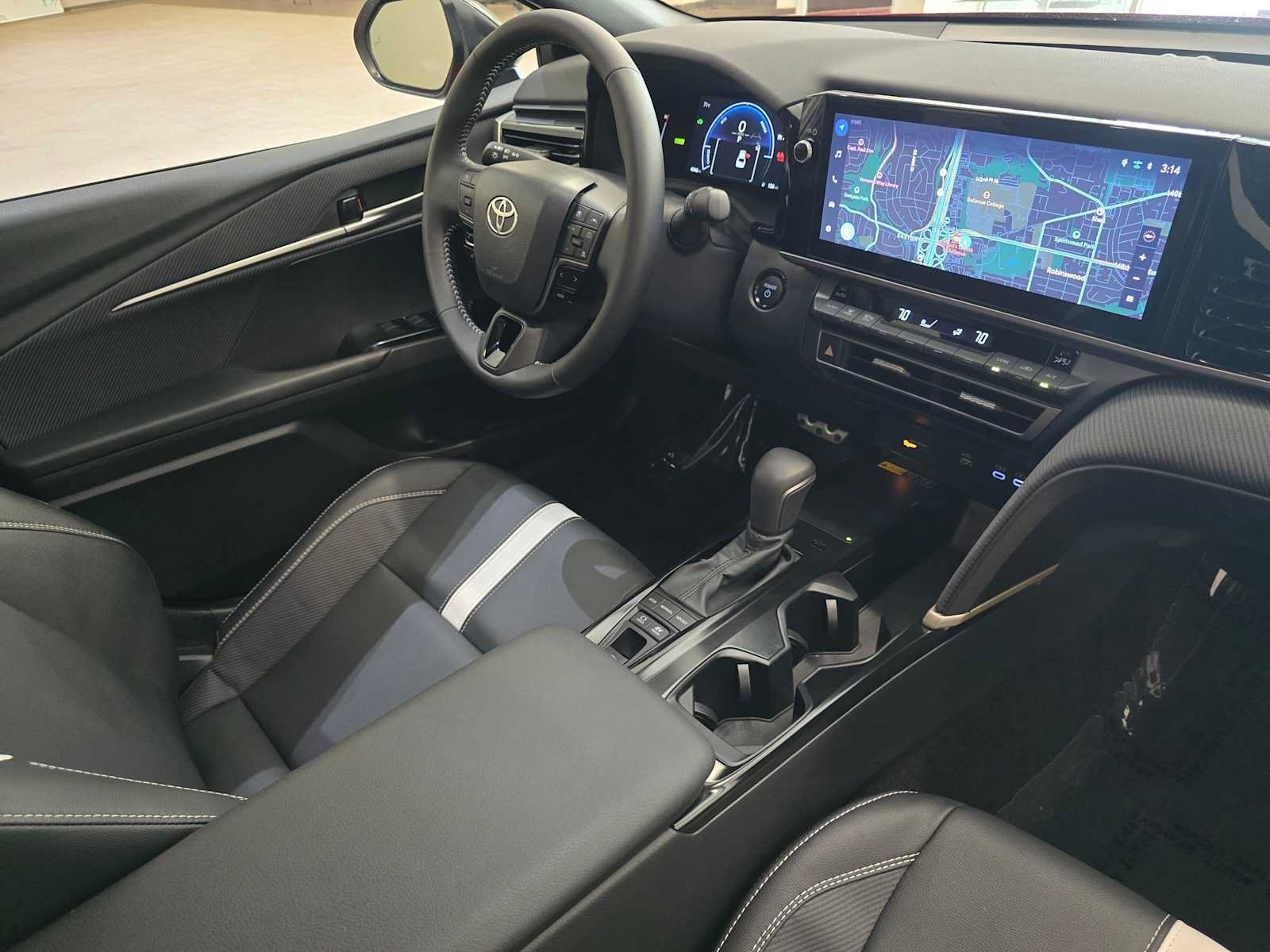 Used 2026 Toyota Camry Hybrid AWD/4WD image 29