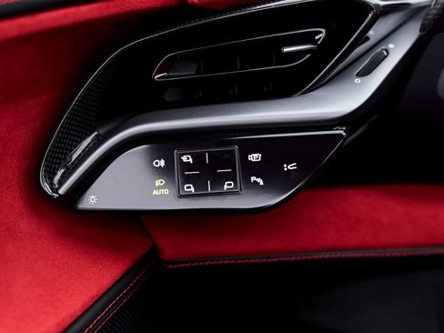 Used 2024 Ferrari SF90 Spider AWD/4WD image 71