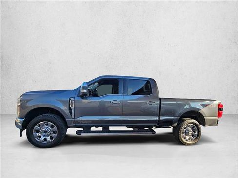 Used 2025 Ford F250 Lariat w/ Chrome Package image 8
