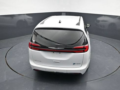 Used 2024 Chrysler Pacifica Limited FWD image 35
