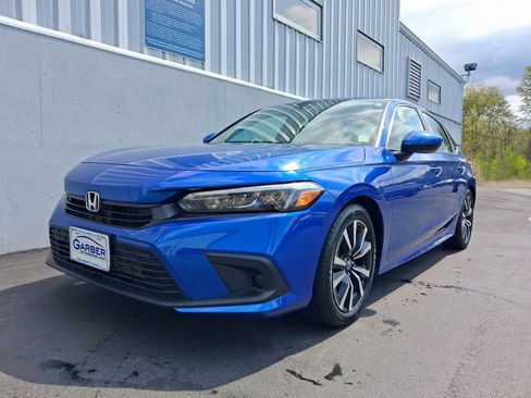 Used 2024 Honda Civic EX image 1