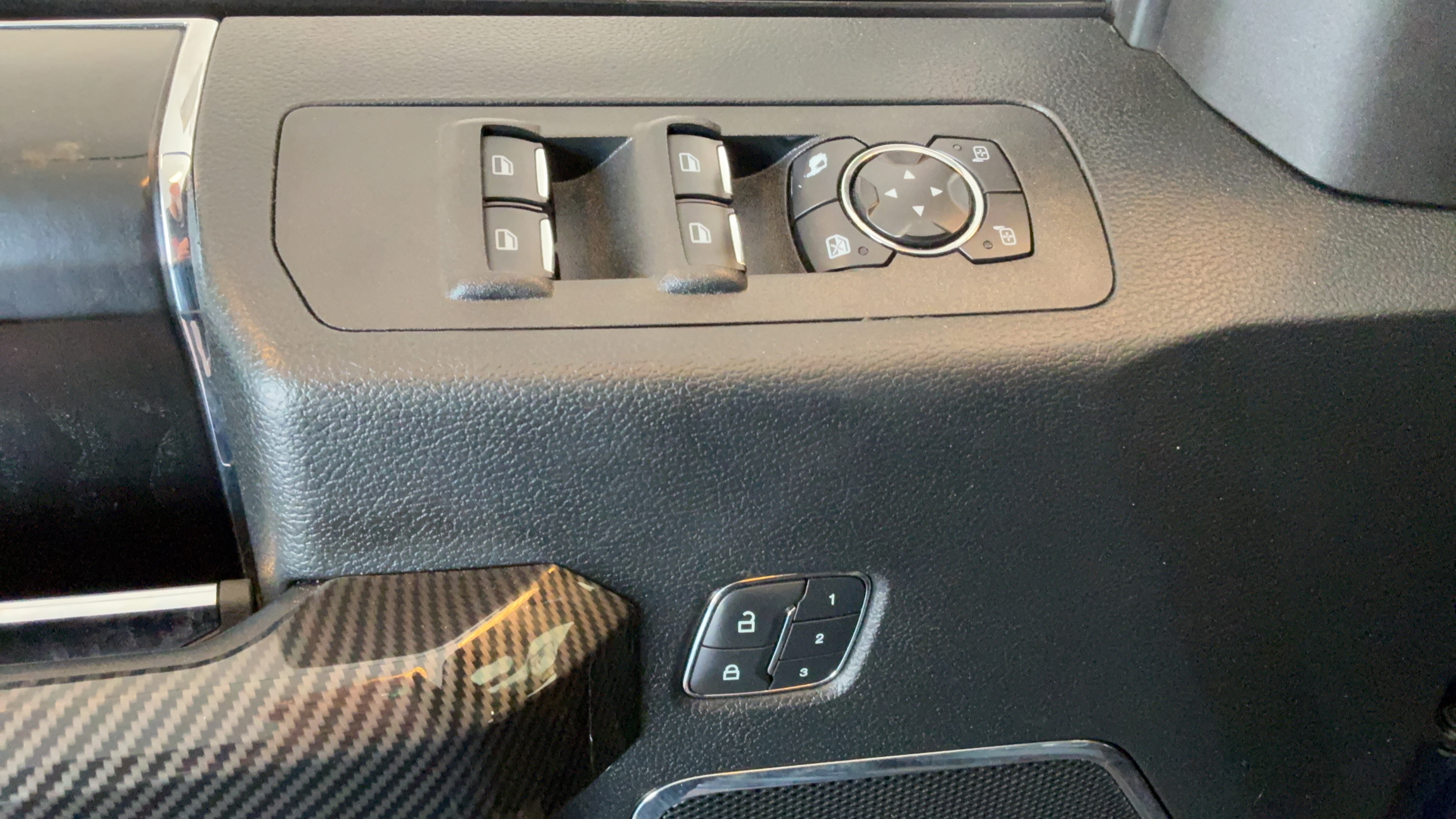 Used 2018 Ford F150 Platinum w/ Equipment Group 701A Luxury AWD/4WD image 24