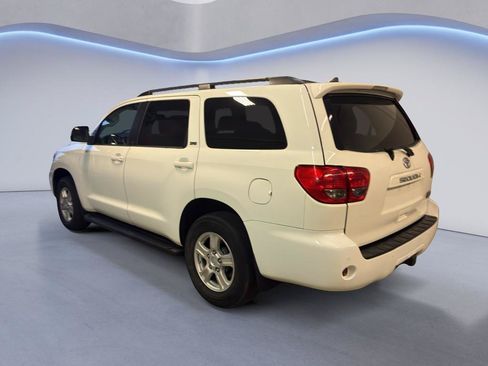 Used 2016 Toyota Sequoia SR5 w/ Premium Package AWD/4WD image 5