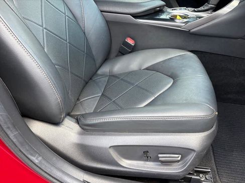 Used 2019 Toyota Camry XLE w/ Sunroof Package image 6