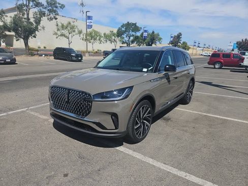 Used 2025 Lincoln Aviator Reserve w/ Equipment Group 201A AWD/4WD image 6