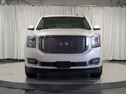 Used 2015 GMC Yukon SLT image 3