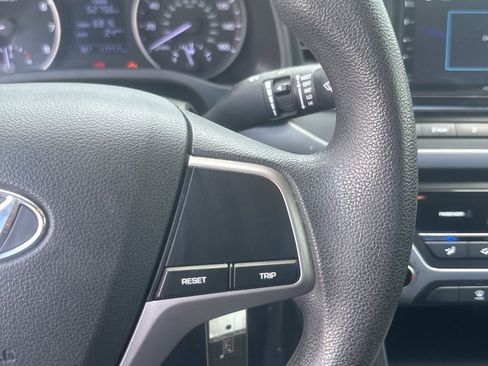 Used 2018 Hyundai Elantra SE FWD image 11