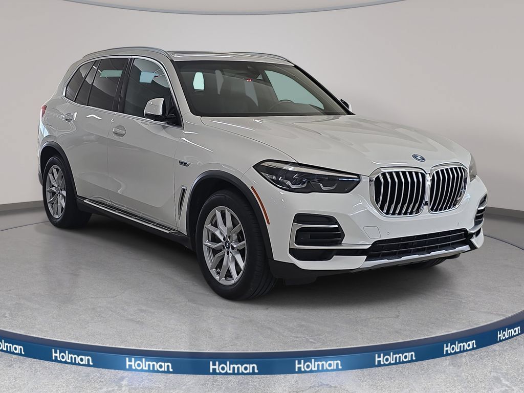 Certified 2023 BMW X5 xDrive45e AWD/4WD image 3