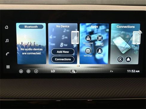 New 2026 Nissan Kicks SR image 3