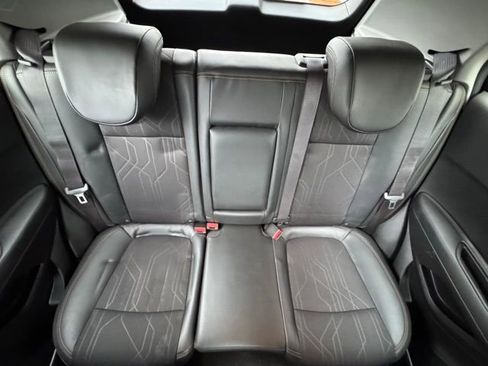 Used 2018 Chevrolet Trax LT w/ LT Convenience Package image 13