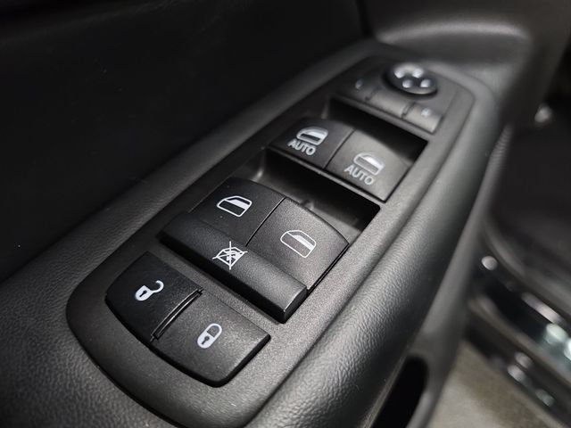 Used 2021 Jeep Grand Cherokee Laredo X AWD/4WD image 27